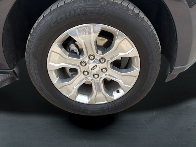 Used 2024 Ford Expedition XLT RWD image 9