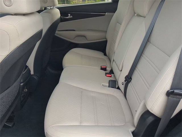 Used 2020 Kia Sorento LX w/ LX I4 Convenience Package image 14
