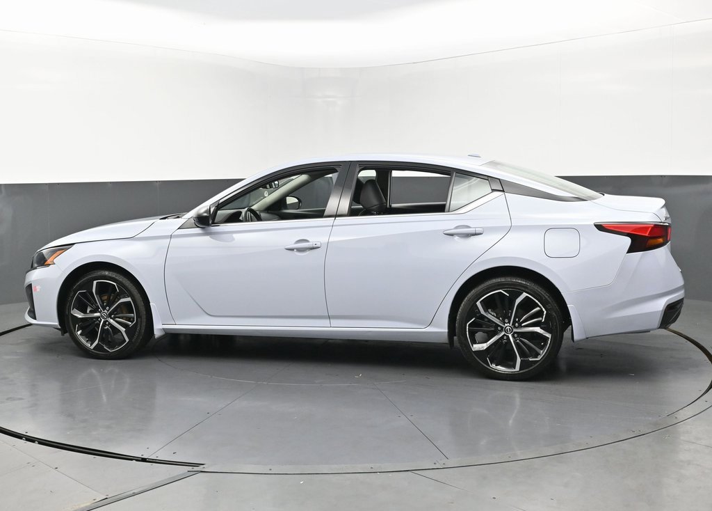 Used 2023 Nissan Altima 2.5 SR image 8
