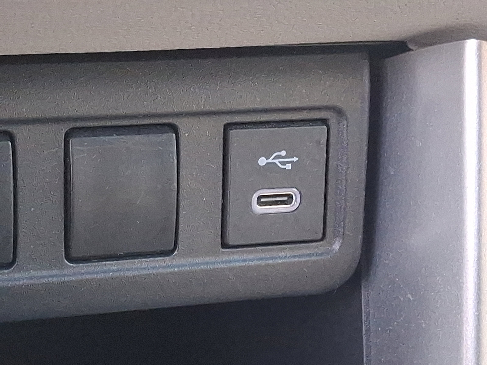 Used 2023 Toyota Corolla Cross LE image 24