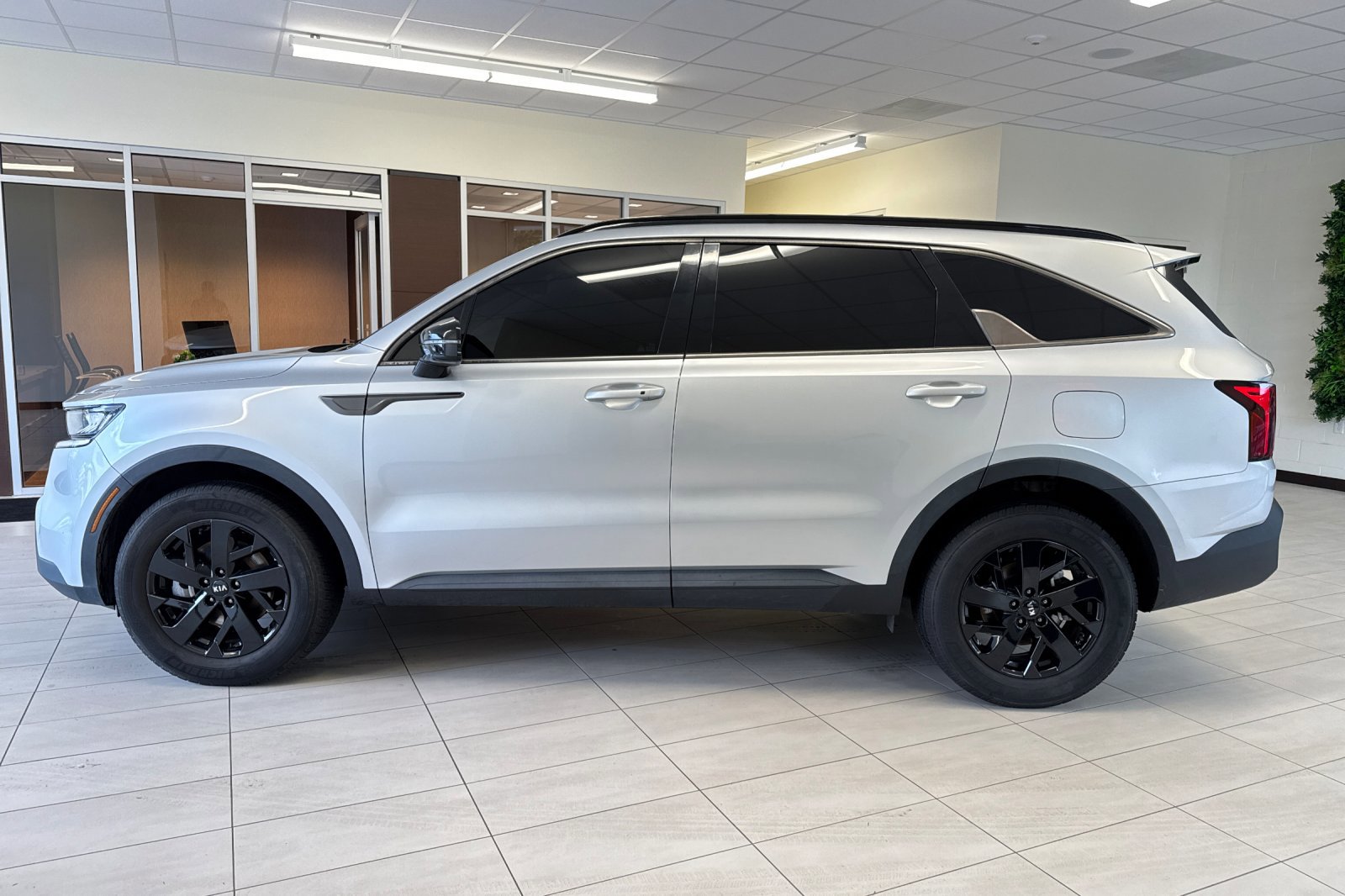 Used 2021 Kia Sorento S w/ Panoramic Sunroof Package image 7