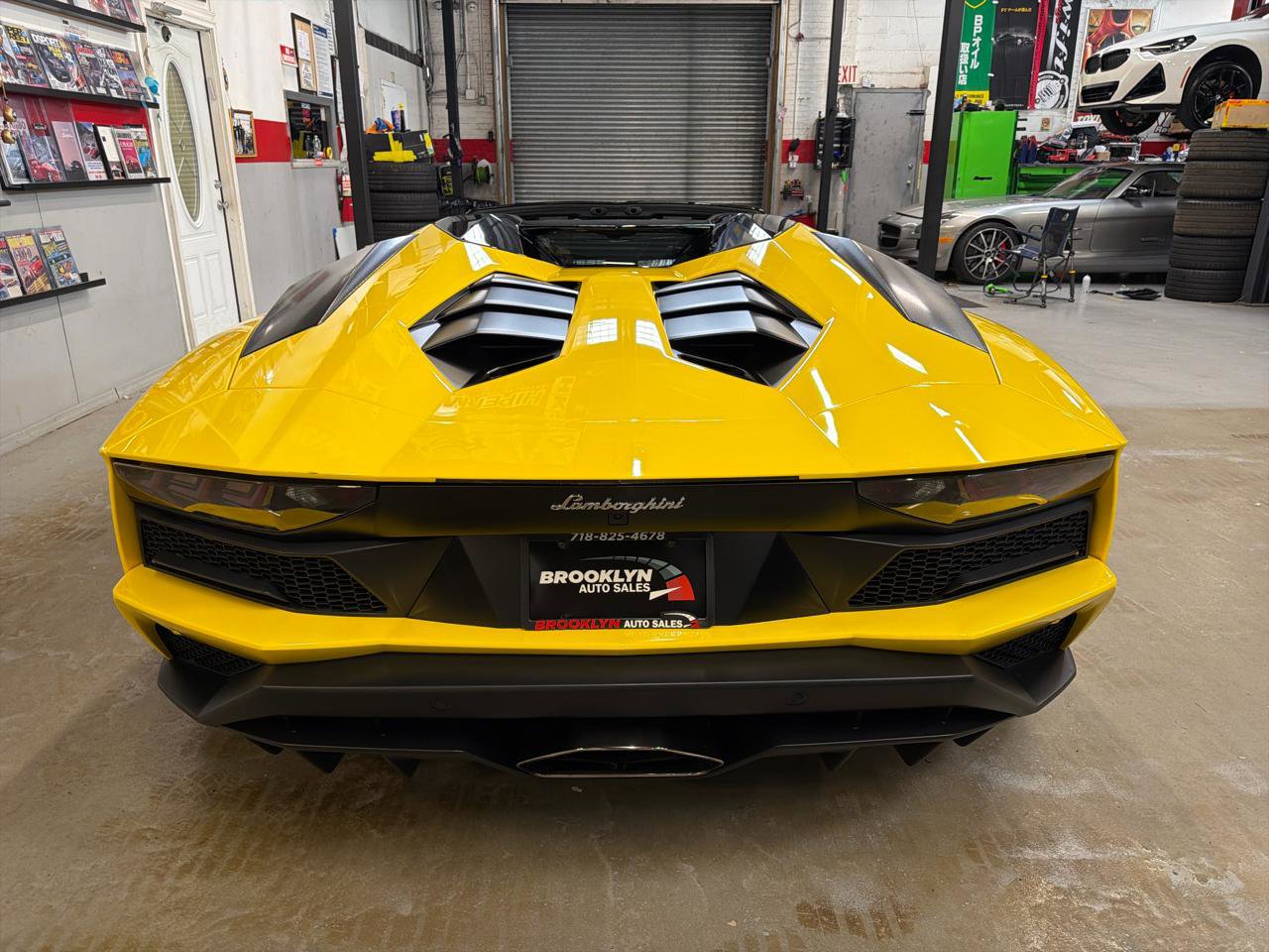 Used 2018 Lamborghini Aventador S AWD/4WD image 7