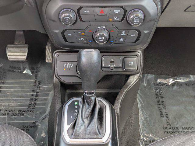 Certified 2023 Jeep Renegade Latitude AWD/4WD image 18