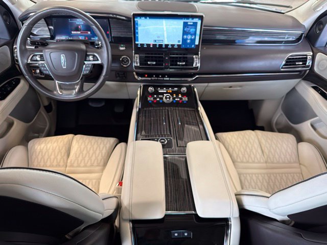 Used 2023 Lincoln Navigator Black Label AWD/4WD image 16