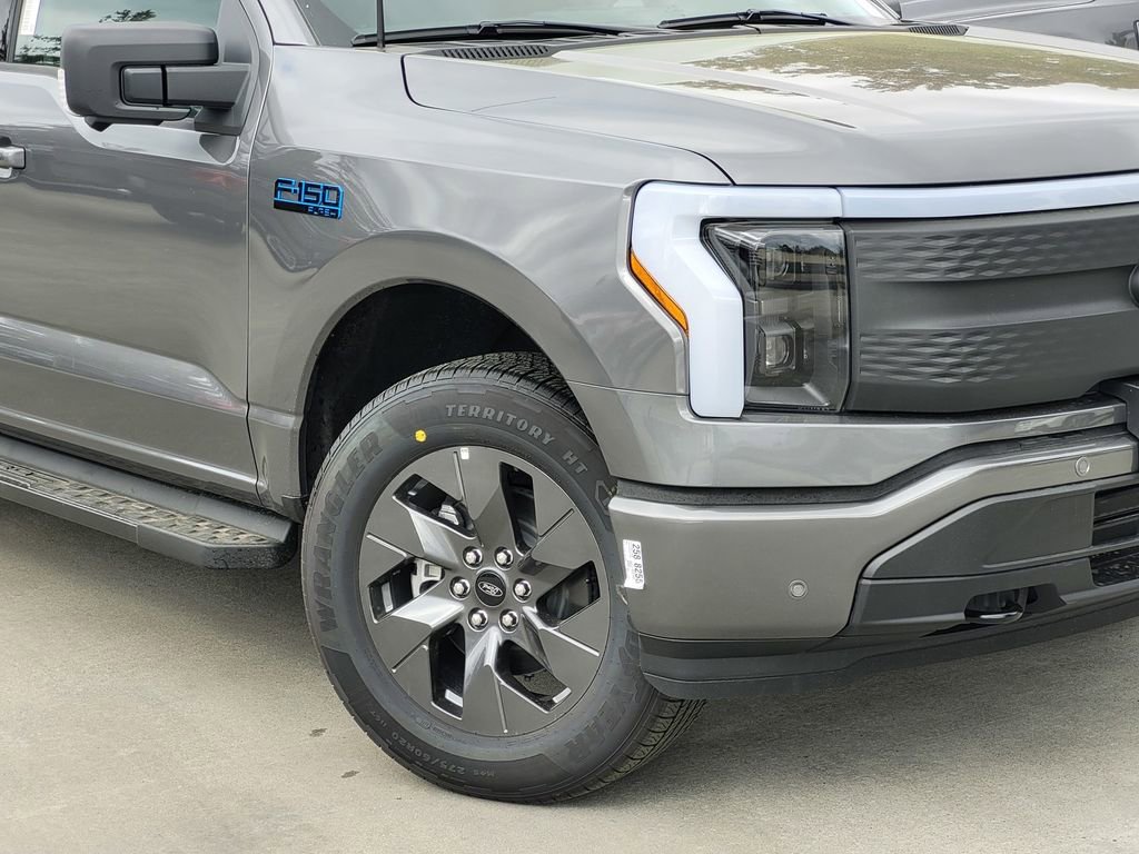 New 2025 Ford F150 Lightning Flash image 28