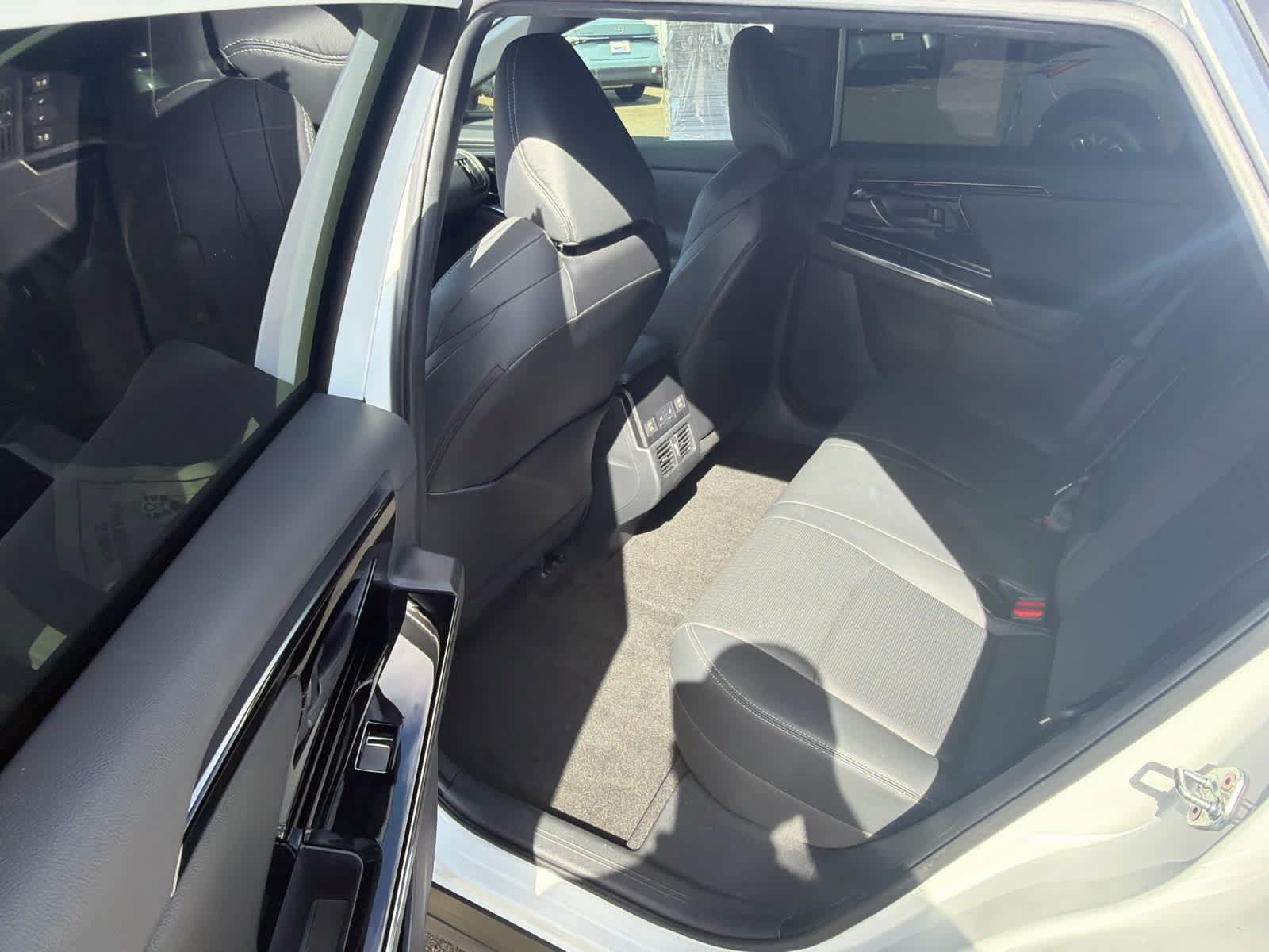 Used 2023 Toyota bZ4X FWD image 9