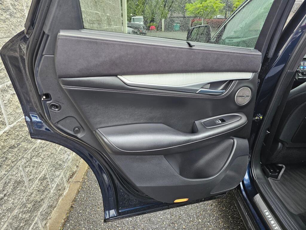 Used 2019 INFINITI QX50 Essential w/ Sensory Package AWD/4WD image 19