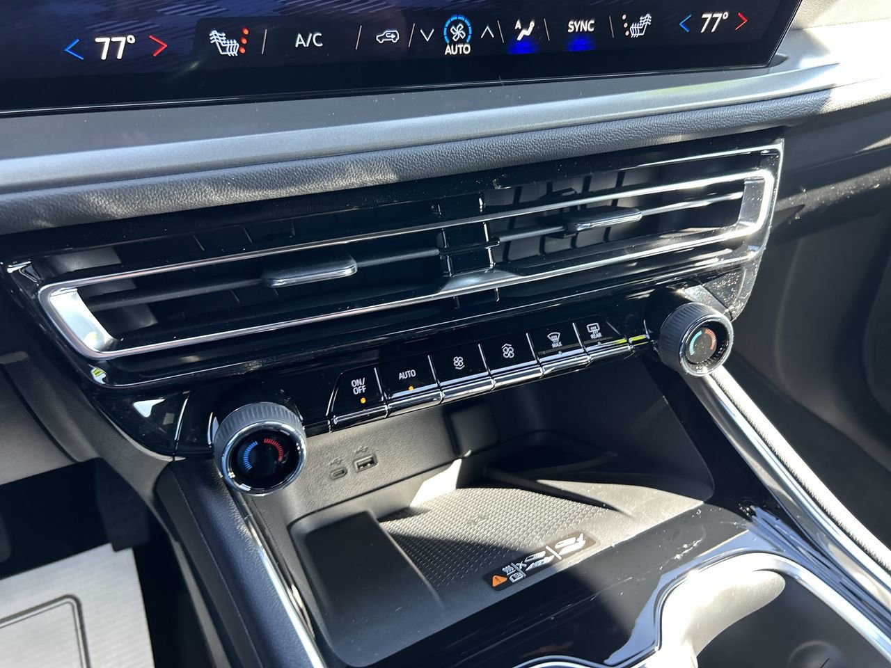 New 2026 Chevrolet Traverse LT image 28
