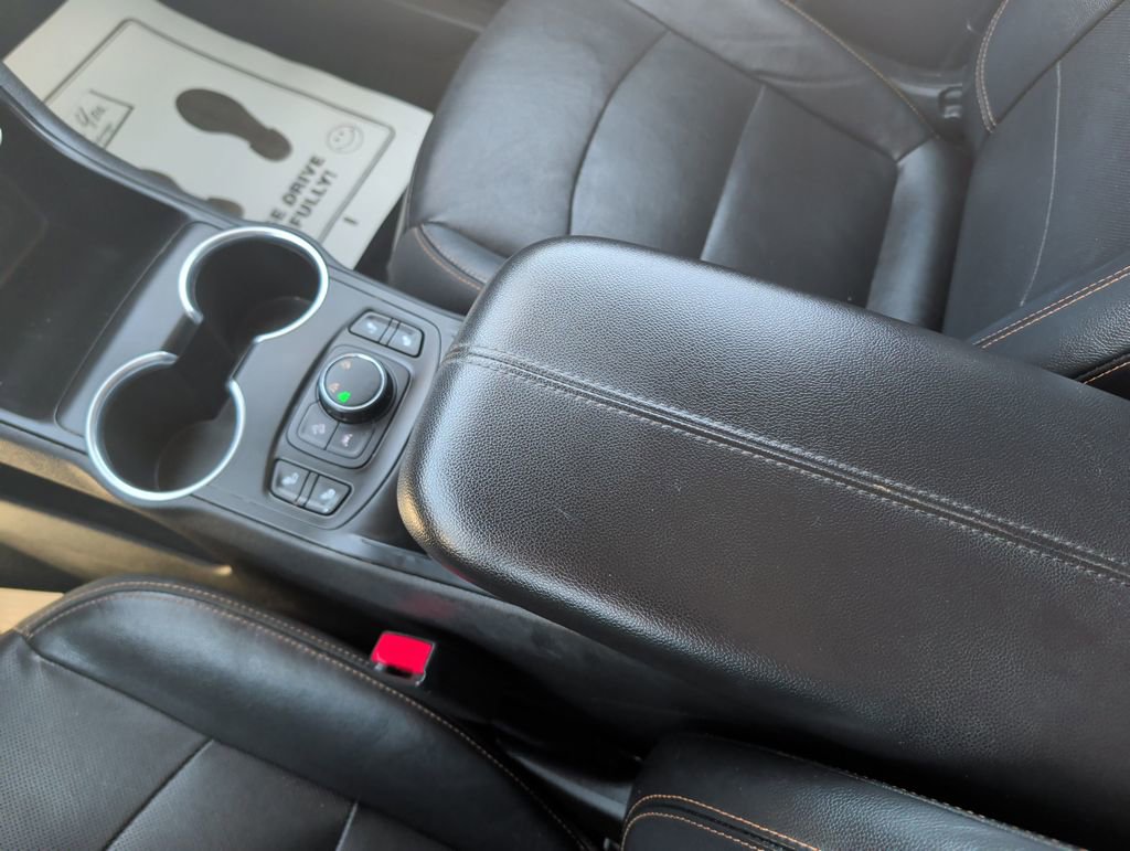 Used 2020 GMC Terrain SLT w/ GMC Pro Grade Package image 16