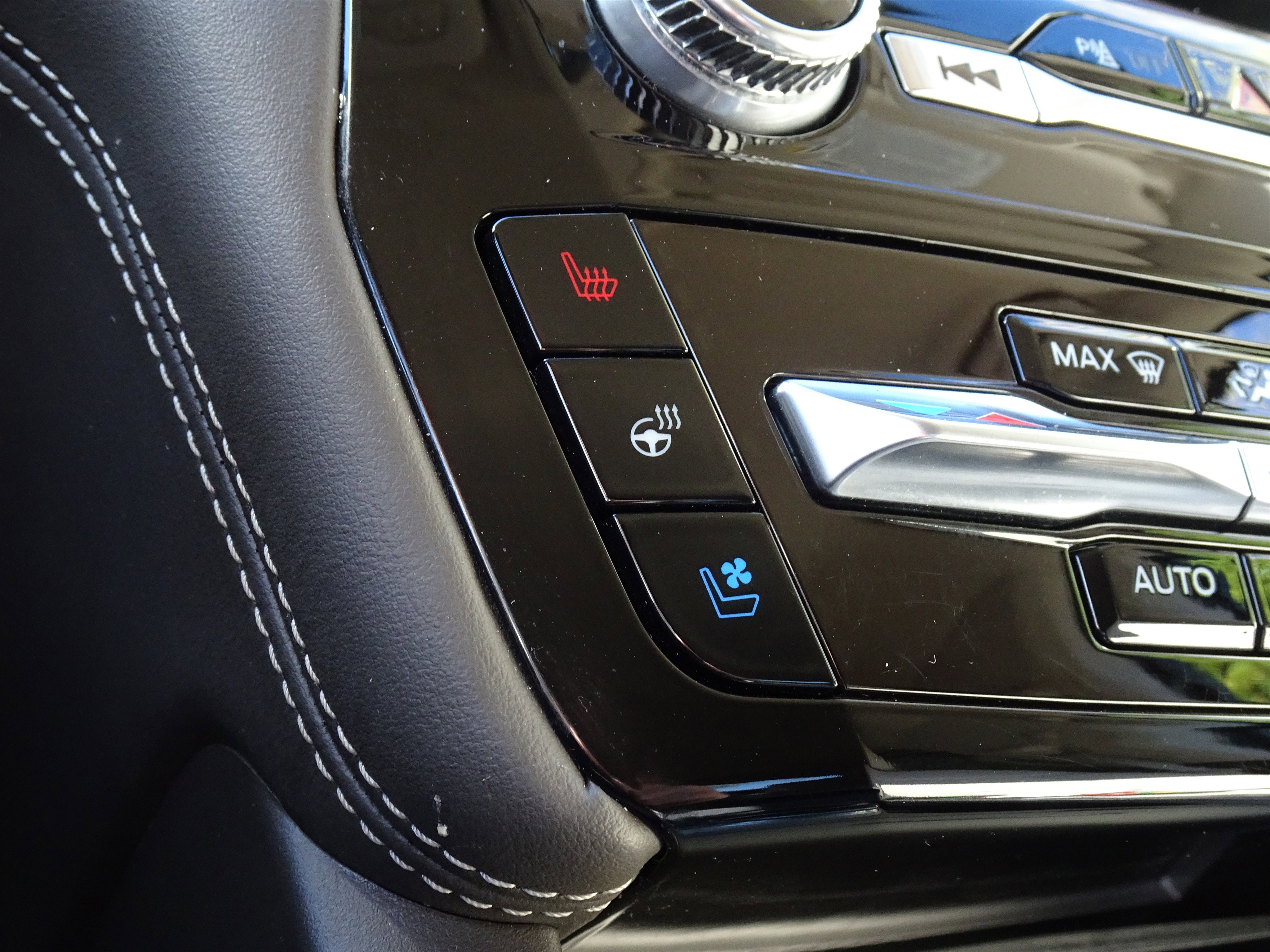 Used 2023 Ford Explorer Platinum w/ Equipment Group 601A image 28