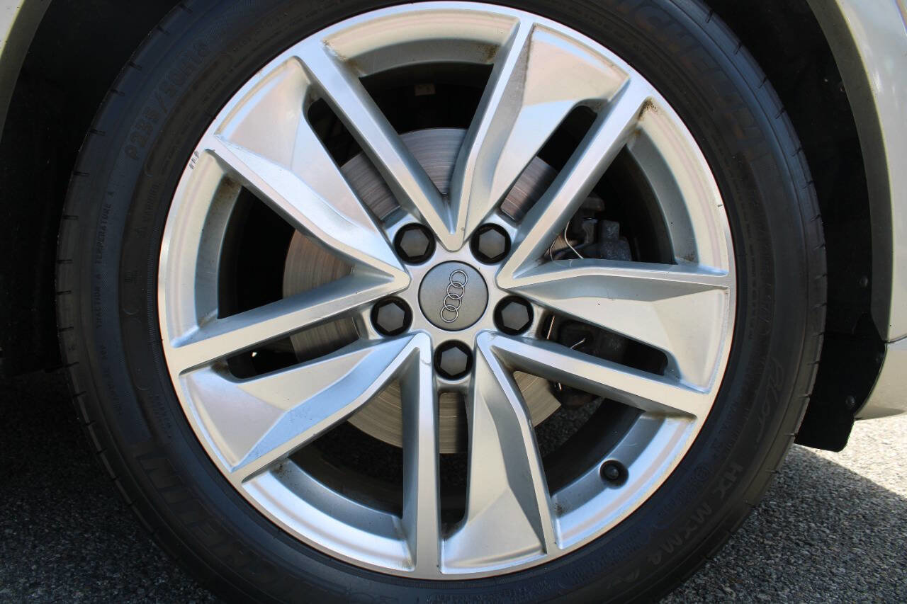 Used 2018 Audi Q3 2.0T Premium w/ Convenience Package AWD/4WD image 24