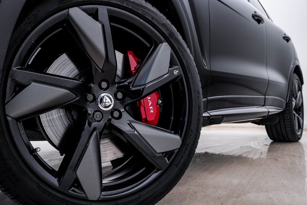 Used 2025 Jaguar F-PACE SVR image 5