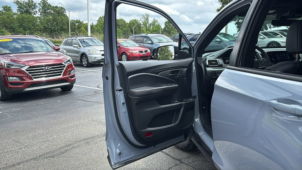 Certified 2025 Honda Passport TrailSport image 11