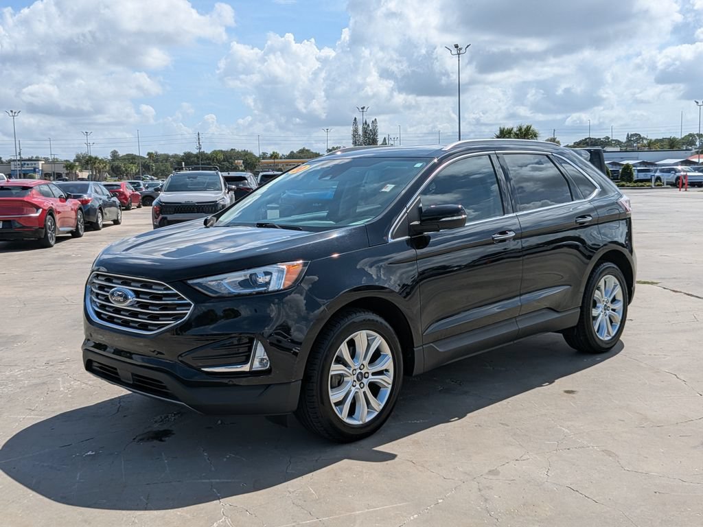 Used 2020 Ford Edge Titanium FWD image 4