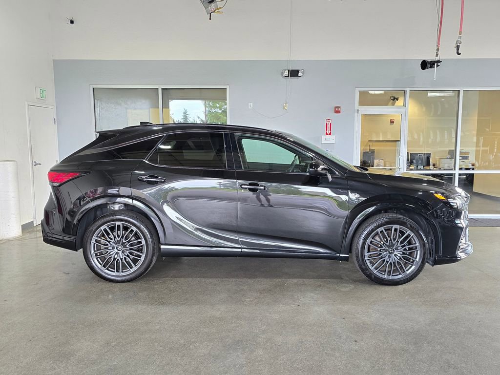 Used 2023 Lexus RX 500h F Sport w/ Accessory Package (Z1) image 4