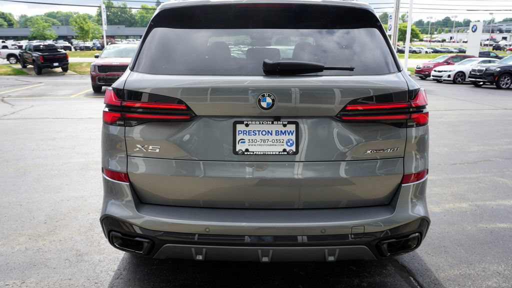 New 2026 BMW X5 xDrive40i w/ M Sport Package AWD/4WD image 5
