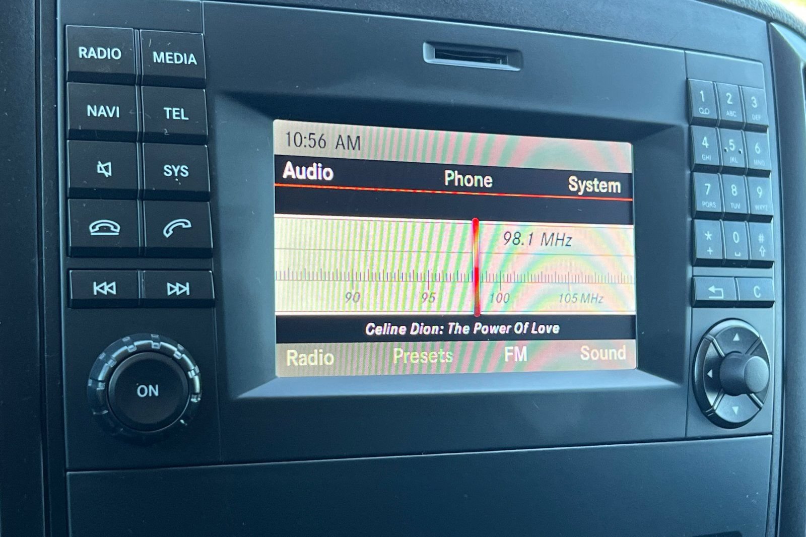 Used 2018 Mercedes-Benz Metris Passenger image 22