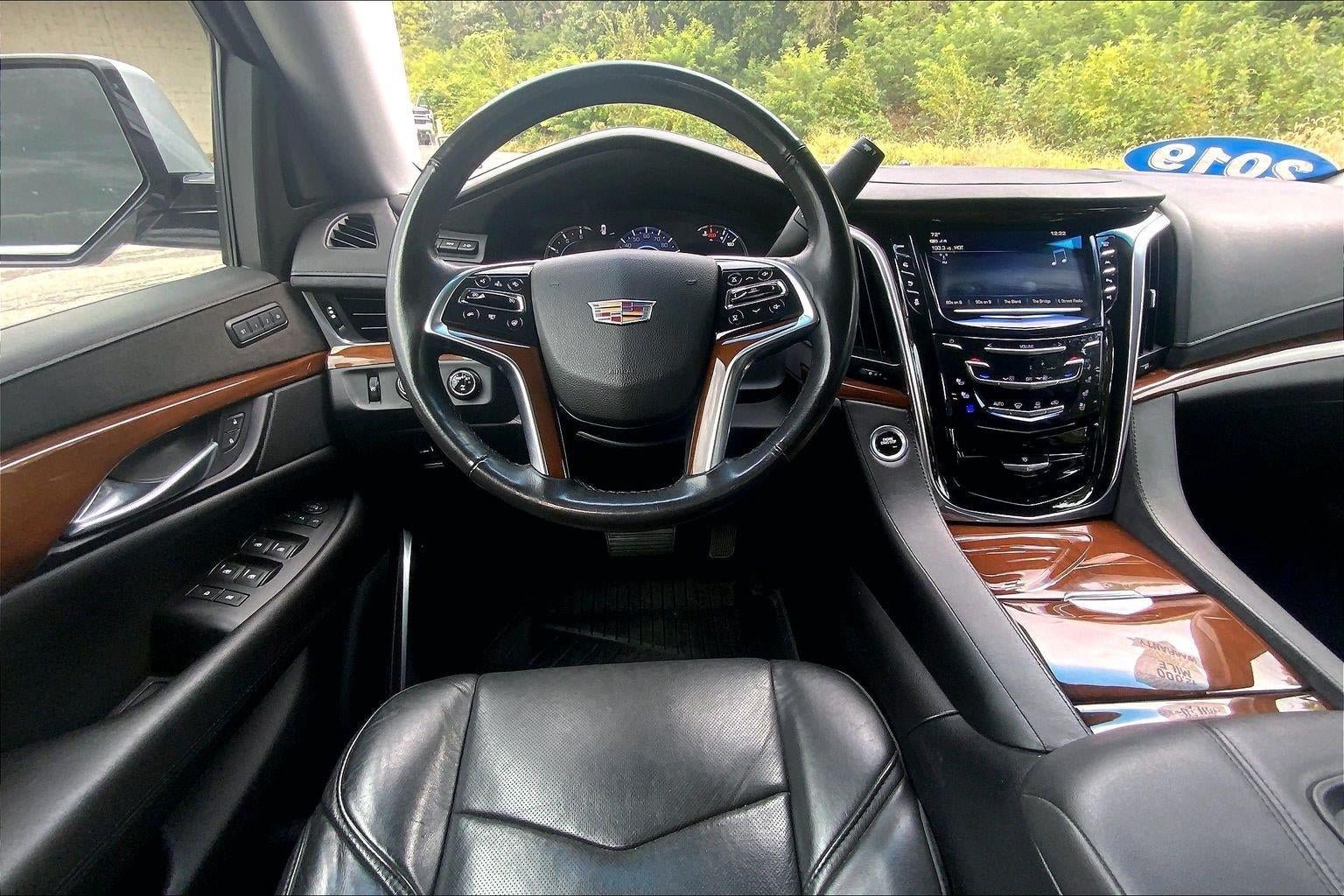 Used 2019 Cadillac Escalade Premium Luxury AWD/4WD image 5