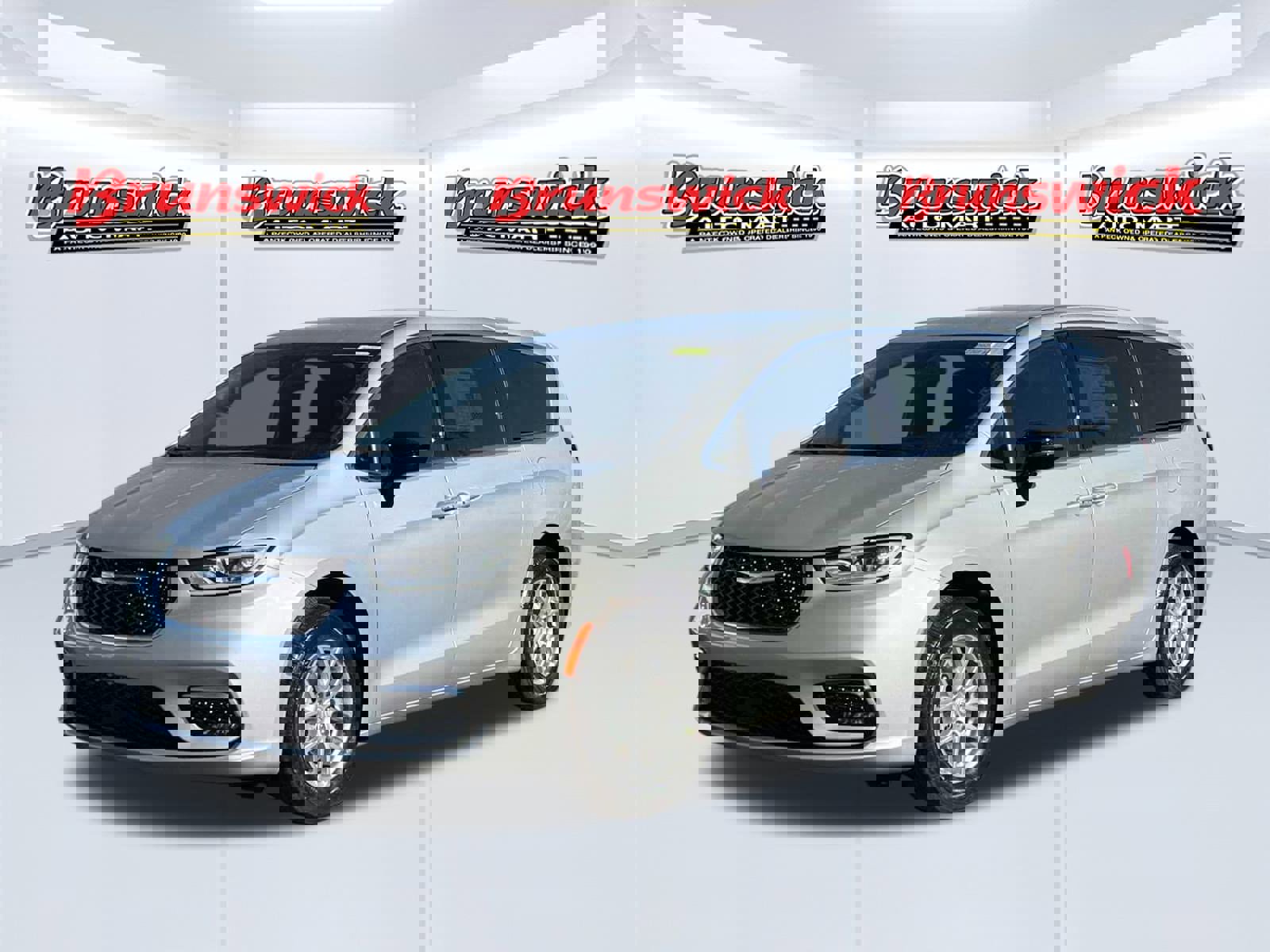 New 2026 Chrysler Pacifica Select image 1