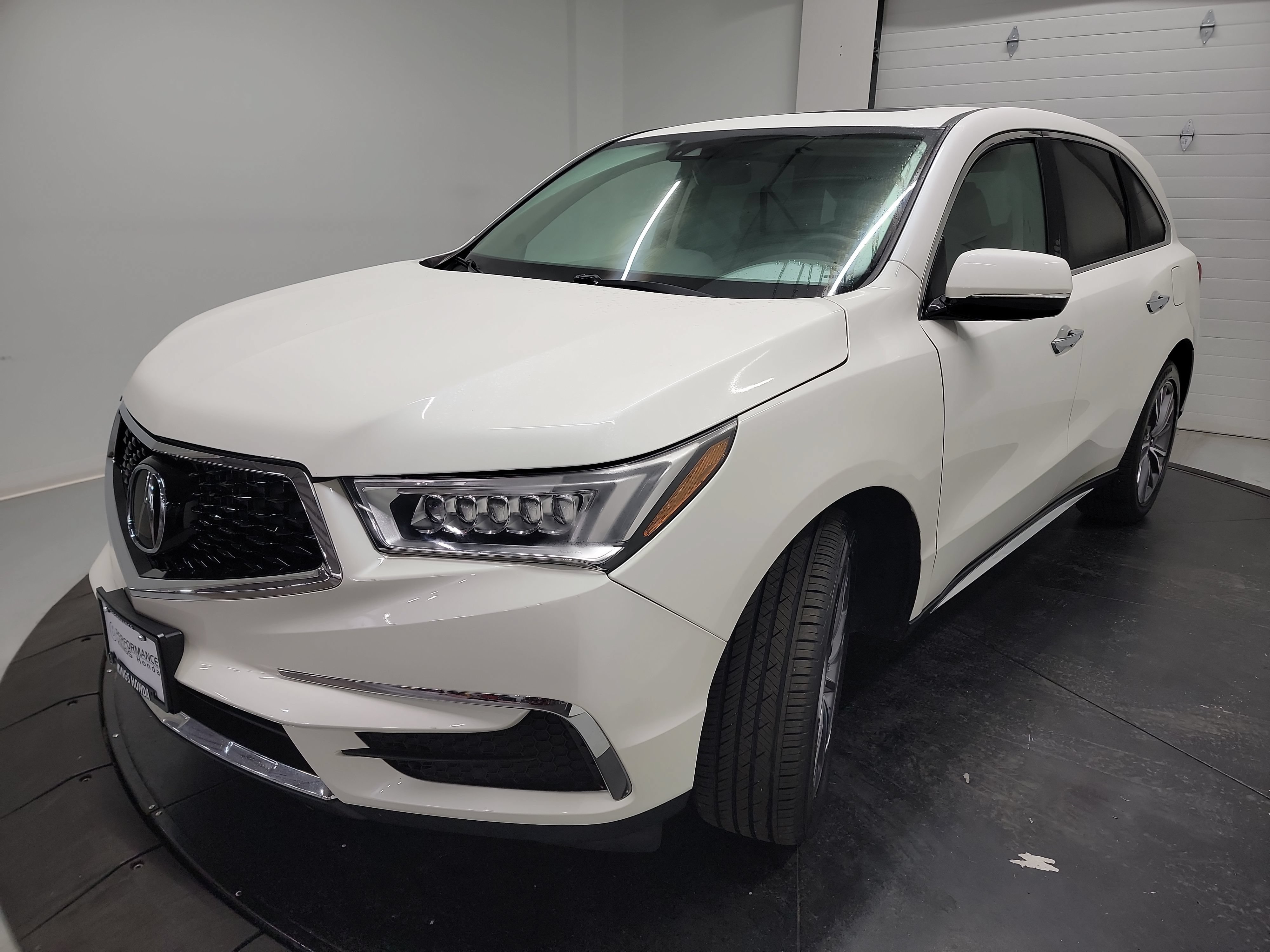 Used 2018 Acura MDX w/ Tech & Entertainment Pkg AWD/4WD image 3