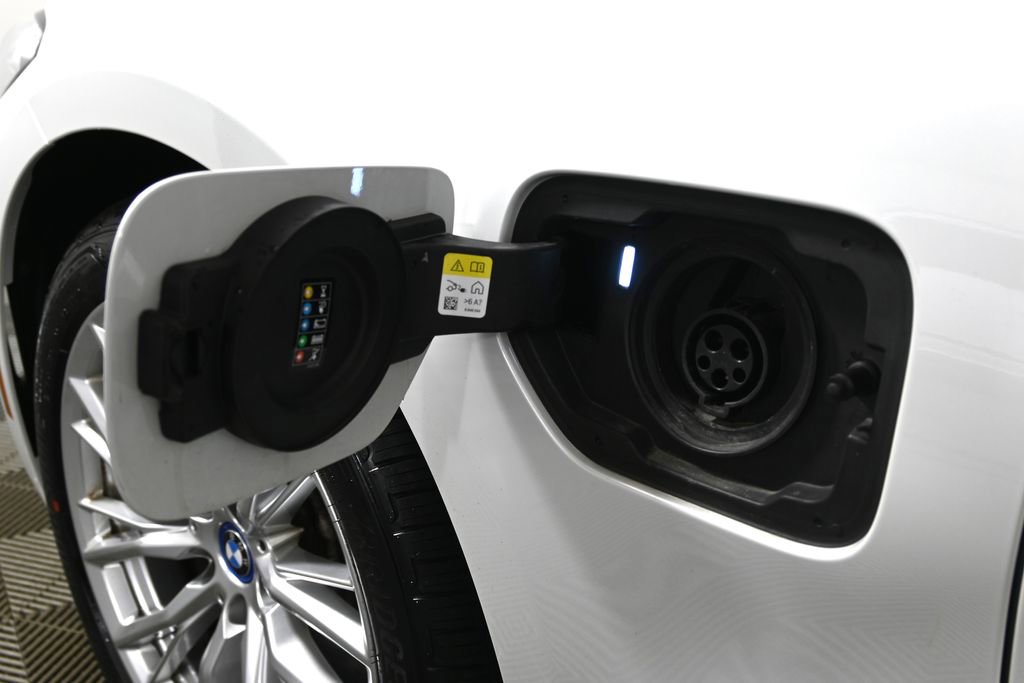 Certified 2023 BMW 330e xDrive w/ Premium Package image 15
