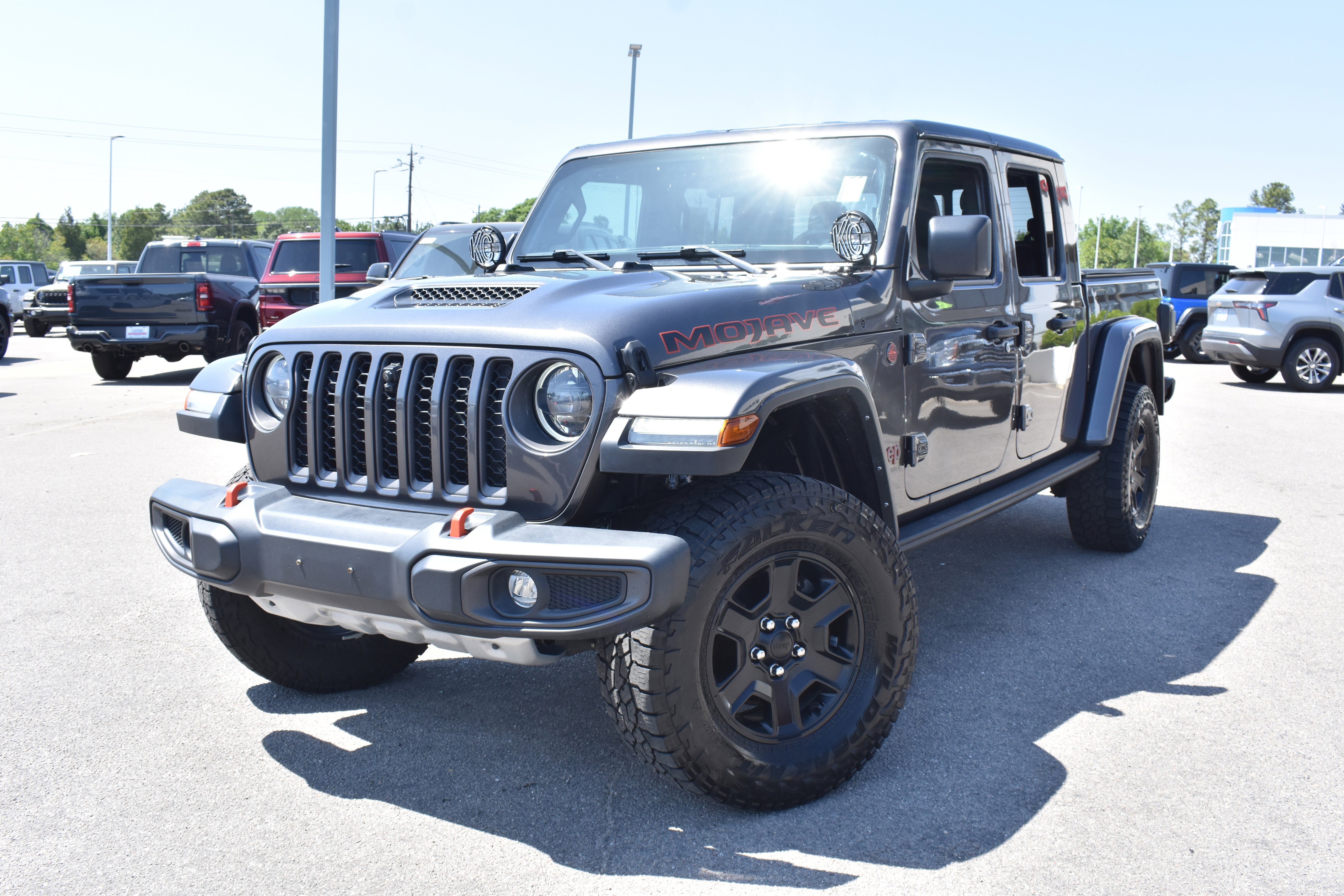 Used 2023 Jeep Gladiator Mojave w/ LED Lighting Group AWD/4WD image 5