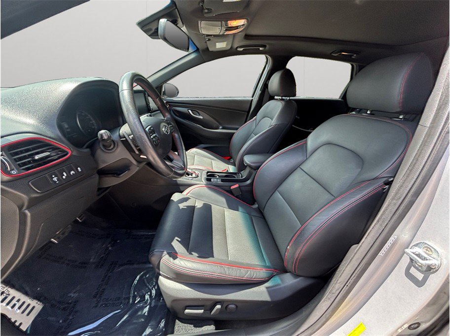 Used 2018 Hyundai Elantra GT Sport w/ Sport Tech Package 04 FWD image 2