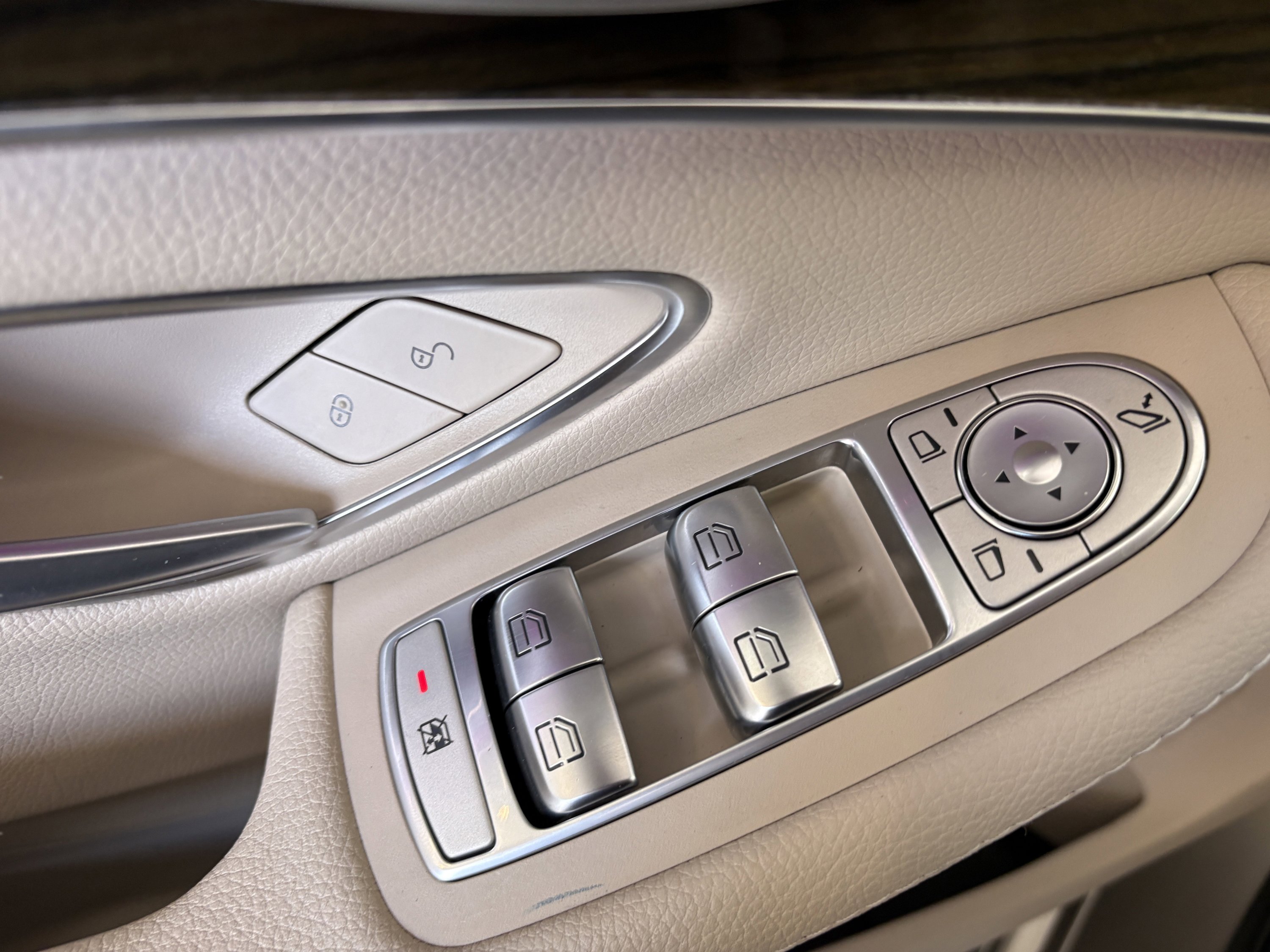 Used 2020 Mercedes-Benz C 300 4MATIC Sedan image 30