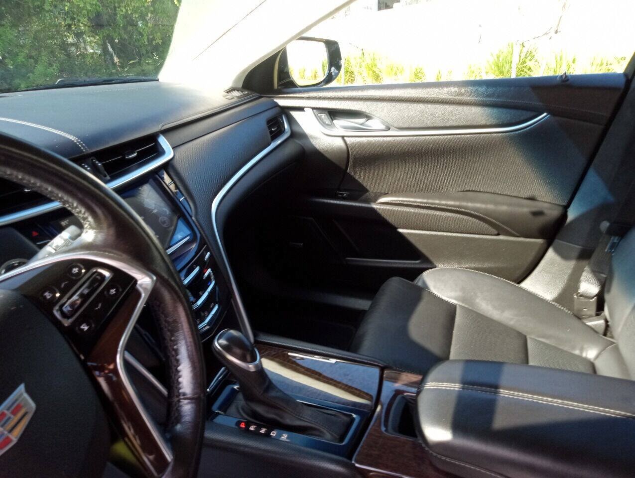 Used 2016 Cadillac XTS w/ Rear Seat Comfort Package FWD image 8