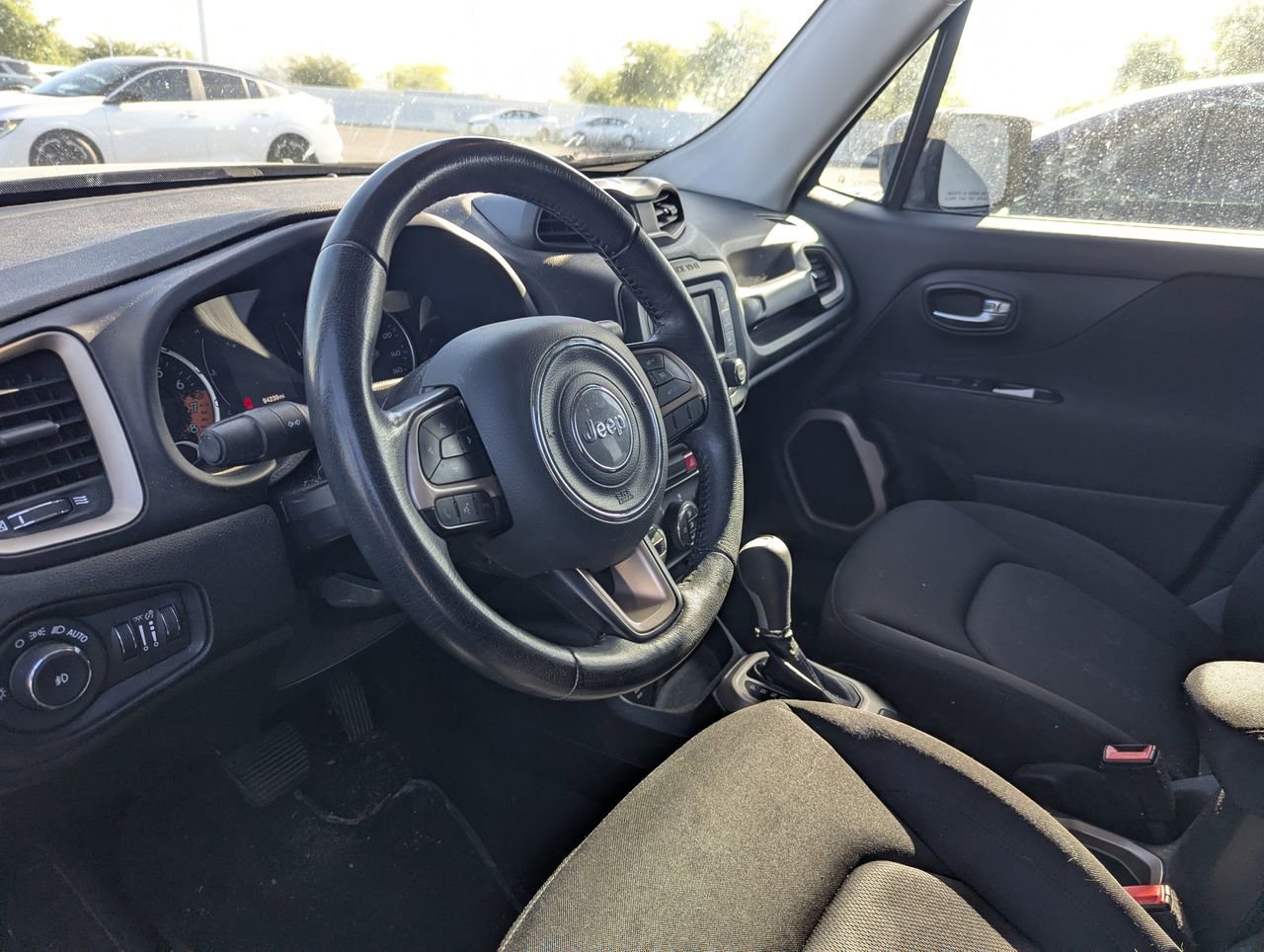 Used 2016 Jeep Renegade Latitude w/ Popular Equipment Group AWD/4WD image 9