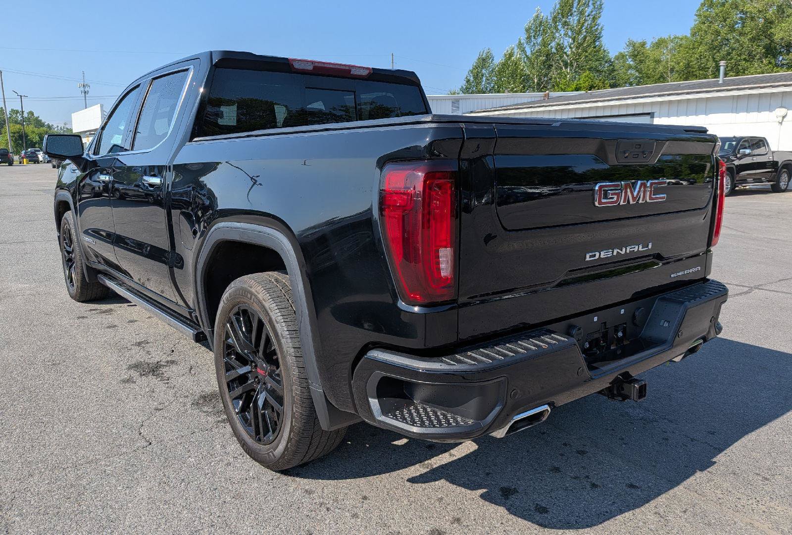 Used 2021 GMC Sierra 1500 Denali w/ Denali Premium Package AWD/4WD image 7