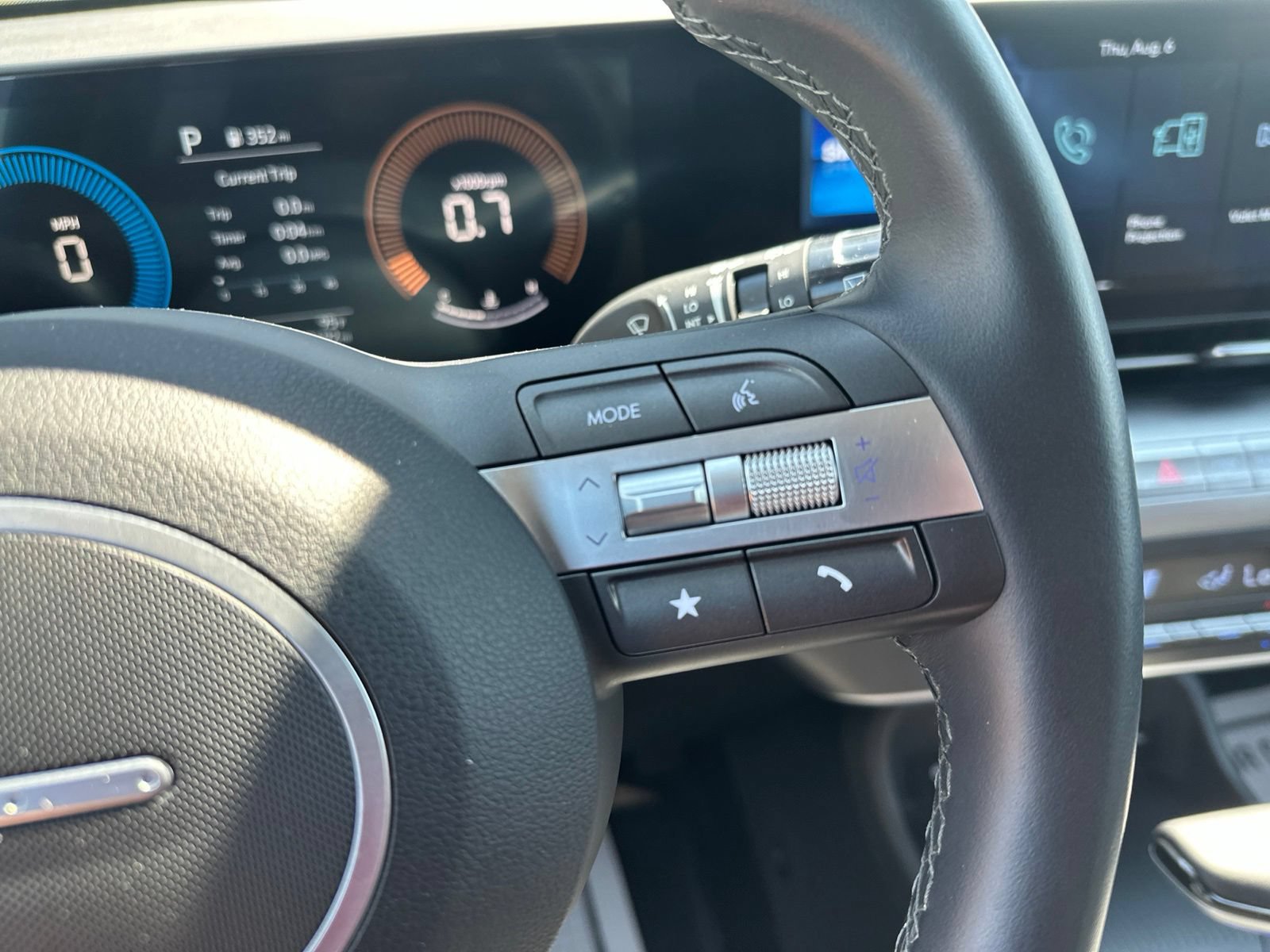 Used 2025 Hyundai Kona SEL AWD/4WD image 44