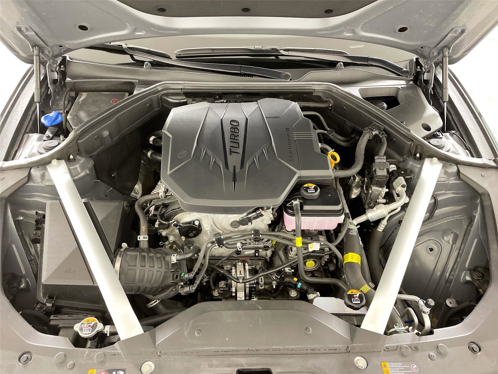 Used 2025 Genesis G70 2.5T image 30