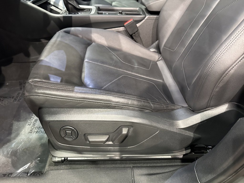 Used 2020 Audi Q3 2.0T Premium w/ Convenience Package image 14