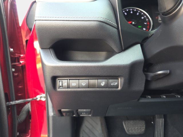 Certified 2021 Toyota RAV4 XLE Premium AWD/4WD image 24