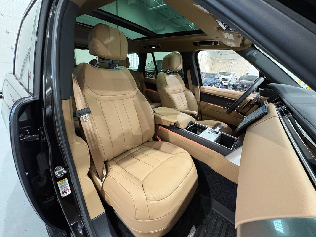 Used 2026 Land Rover Range Rover SE AWD/4WD image 54