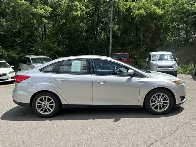 Used 2016 Ford Focus SE FWD image 3