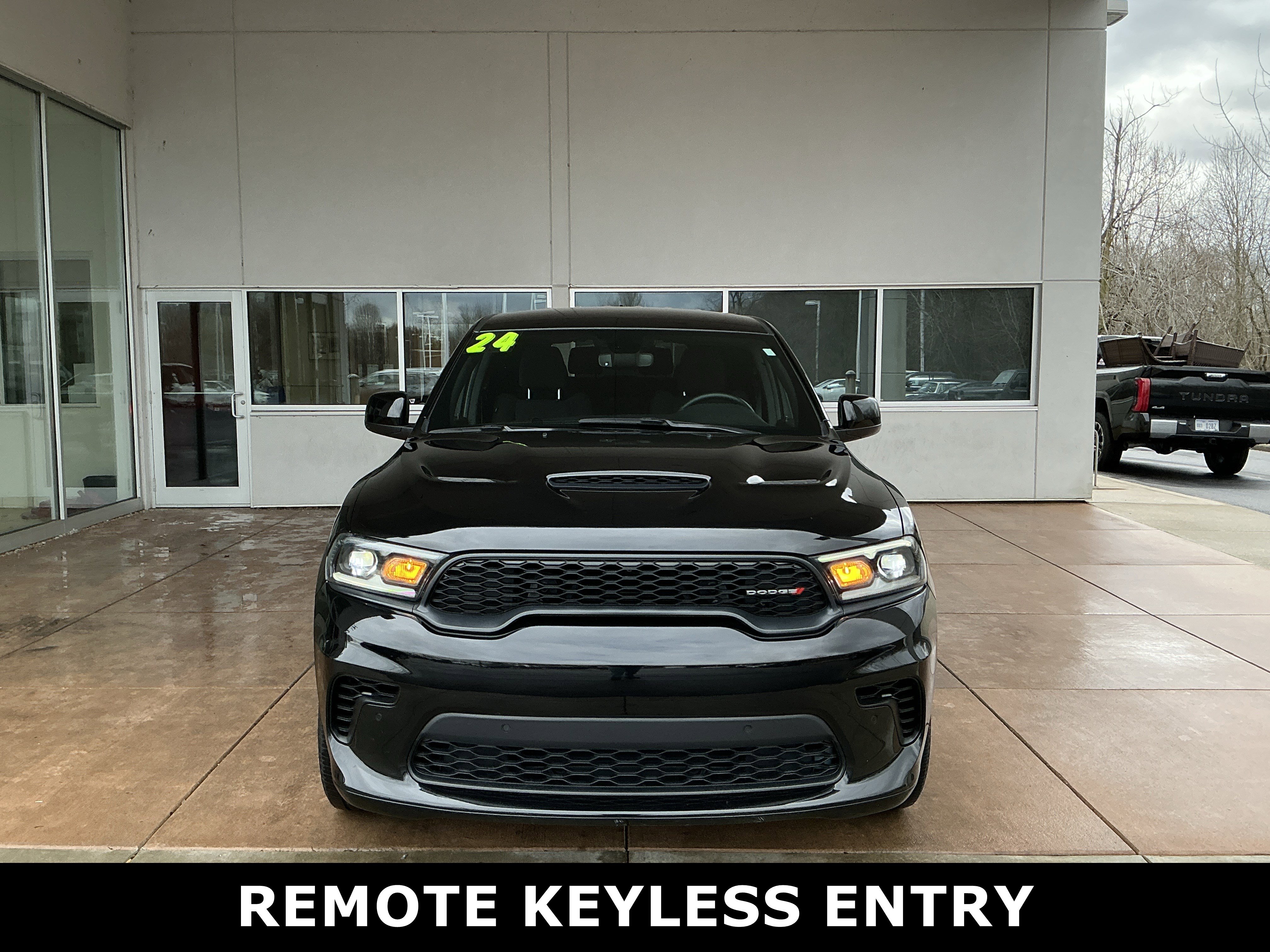 Used 2024 Dodge Durango R/T w/ Trailer Tow Group IV AWD/4WD image 2