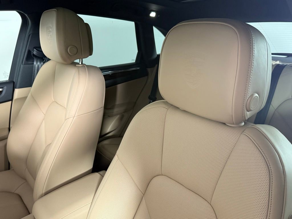 New 2026 Porsche Macan image 5