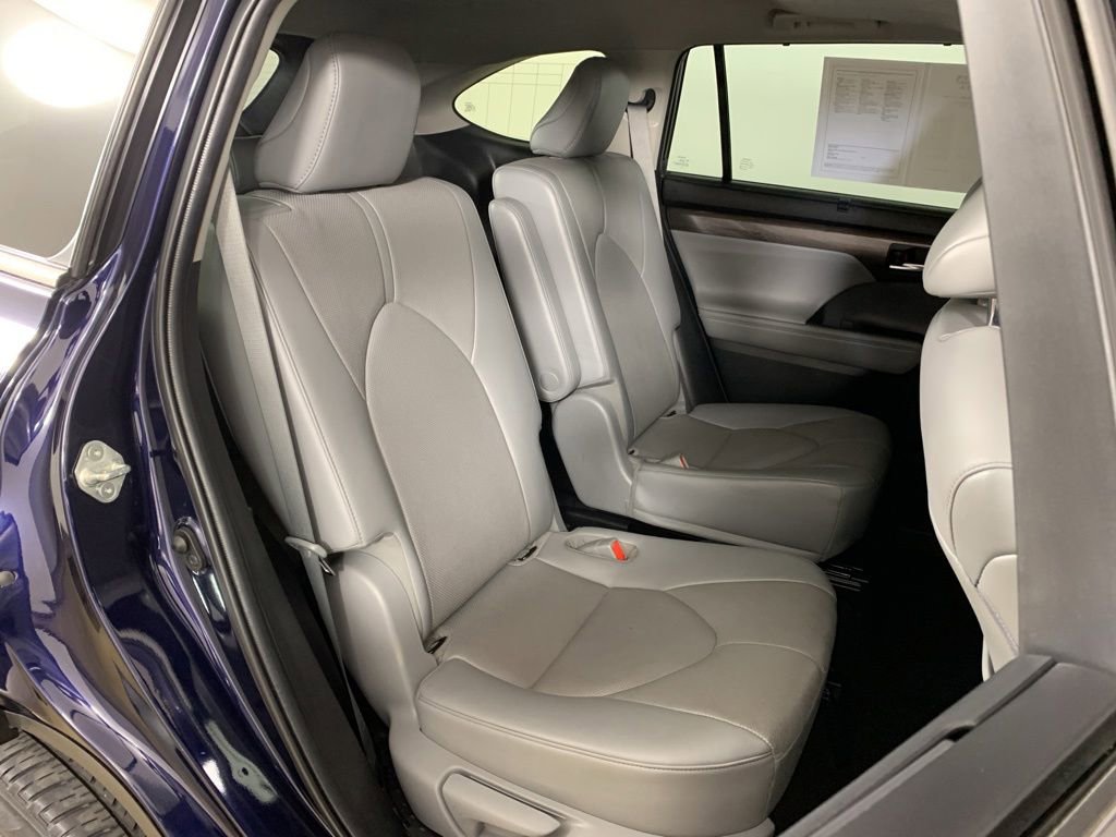 Used 2023 Toyota Highlander Limited AWD/4WD image 40