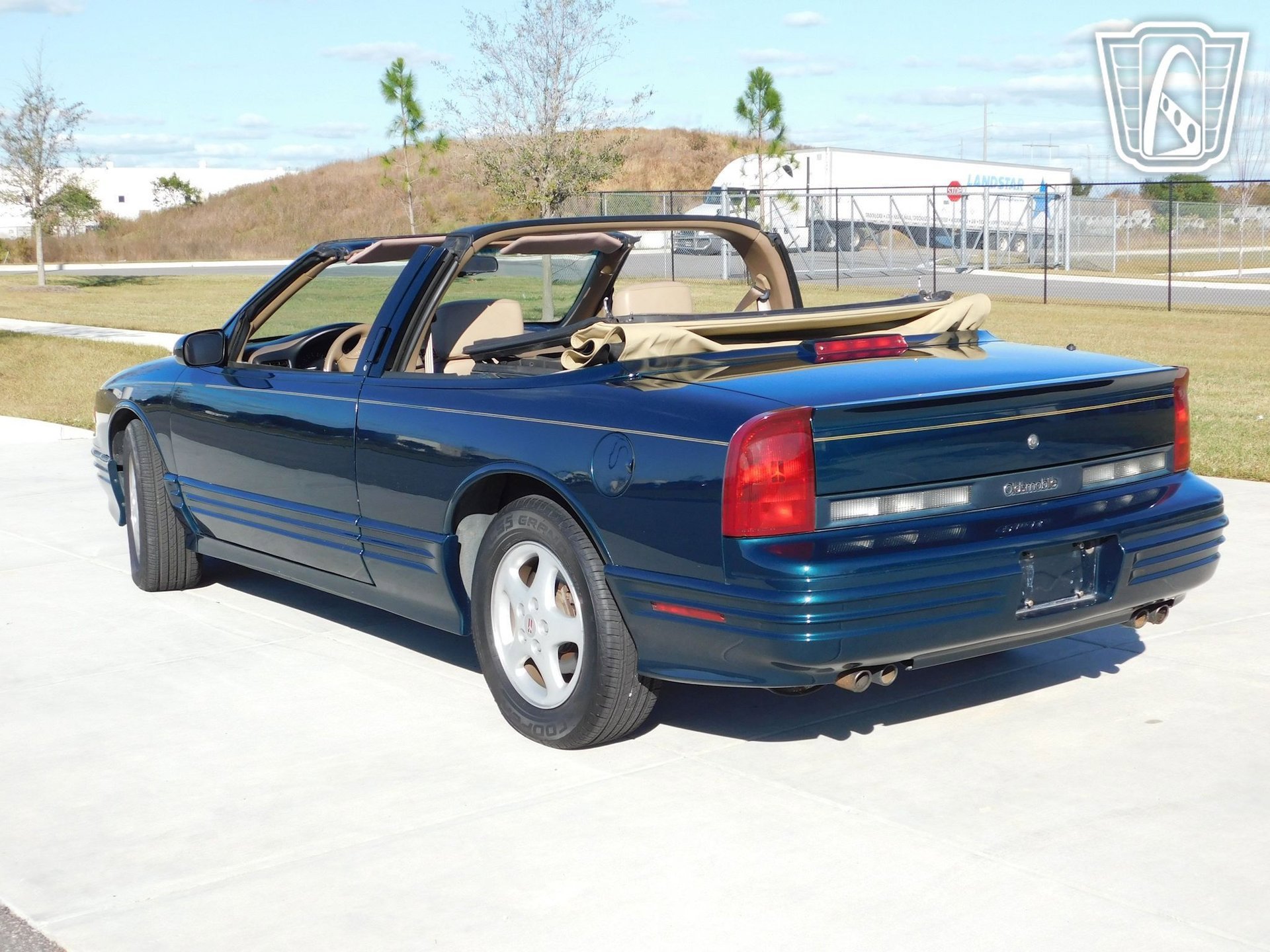Used 1995 Oldsmobile Cutlass Supreme Convertible image 19