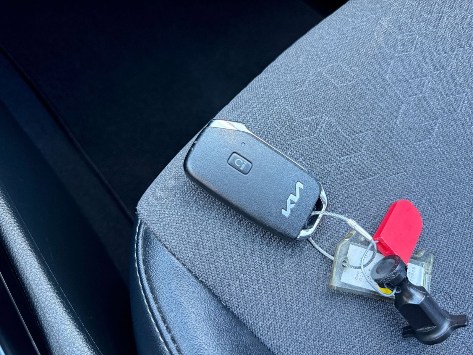 Used 2025 Kia Seltos S FWD image 27
