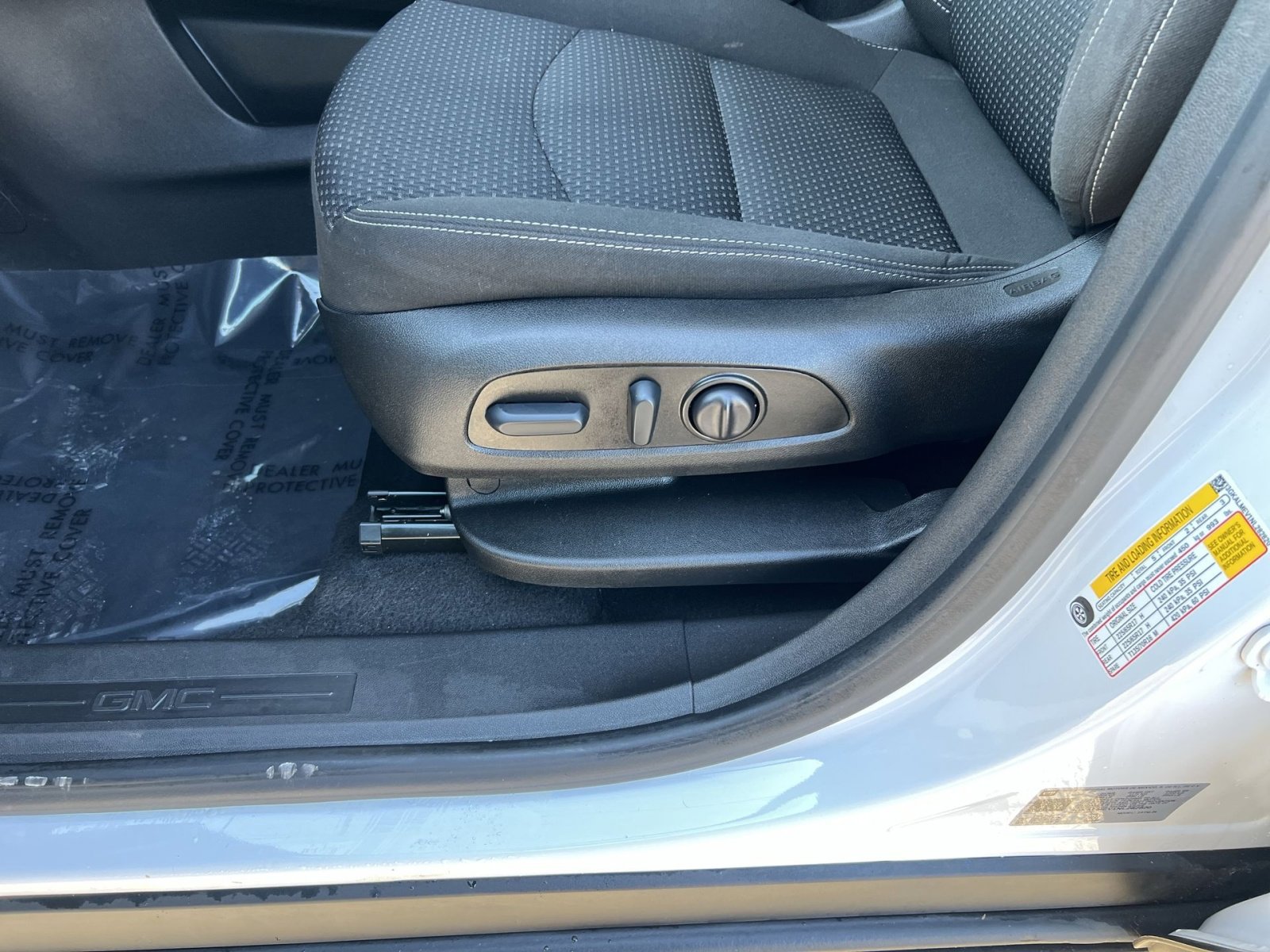 Used 2022 GMC Terrain SLE w/ Driver Convenience Package image 14