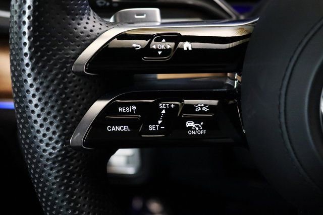 Used 2024 Mercedes-Benz GLS 580 4MATIC image 4