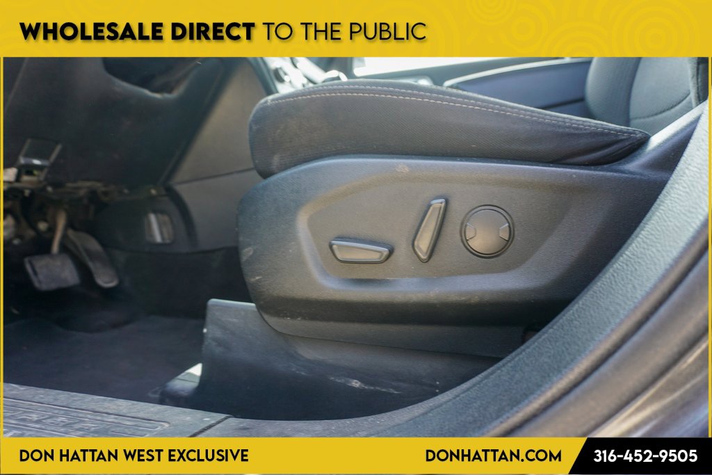 Used 2019 Ford Explorer XLT image 19