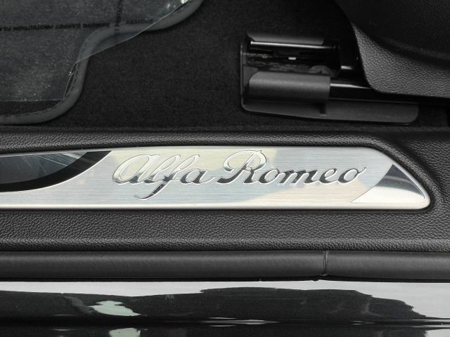 Used 2024 Alfa Romeo Giulia Quadrifoglio image 31