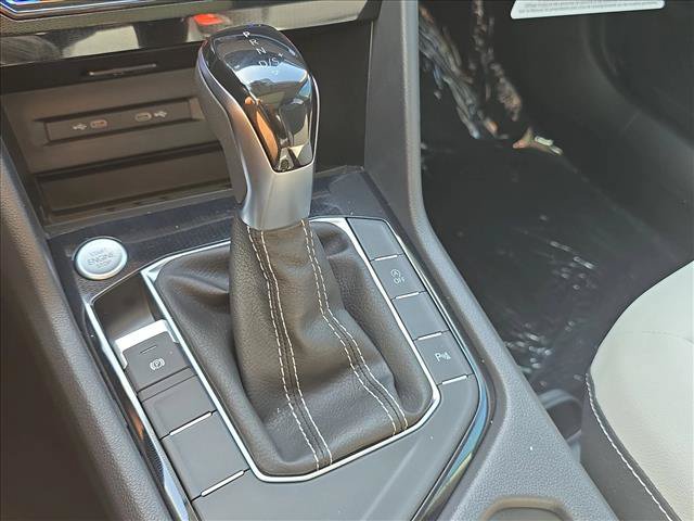 New 2026 Volkswagen Taos SE FWD image 18