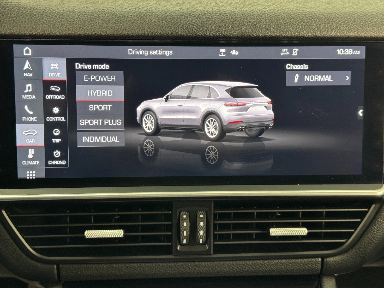 Used 2020 Porsche Cayenne E-Hybrid w/ Premium Package image 28