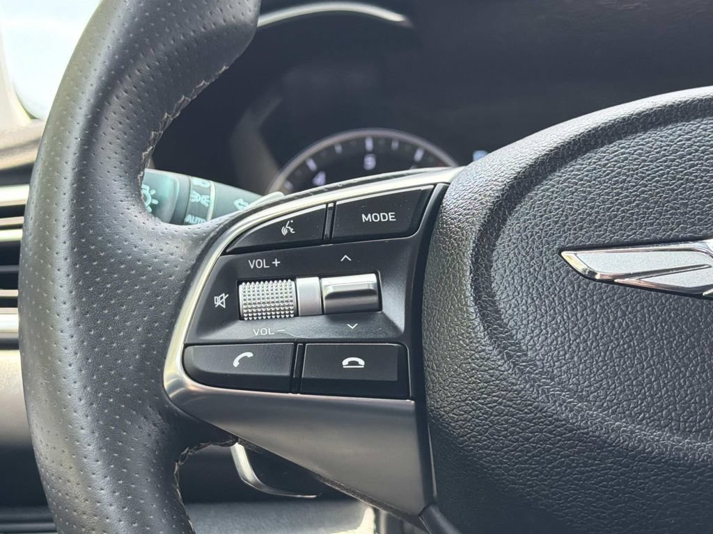 Used 2021 Genesis G70 2.0T w/ Elite Package RWD image 8