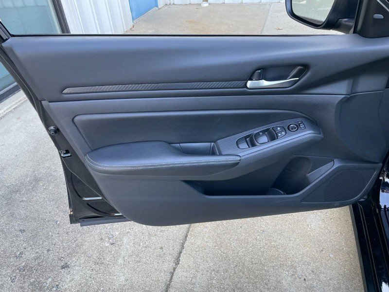 Used 2024 Nissan Altima 2.5 SV image 22